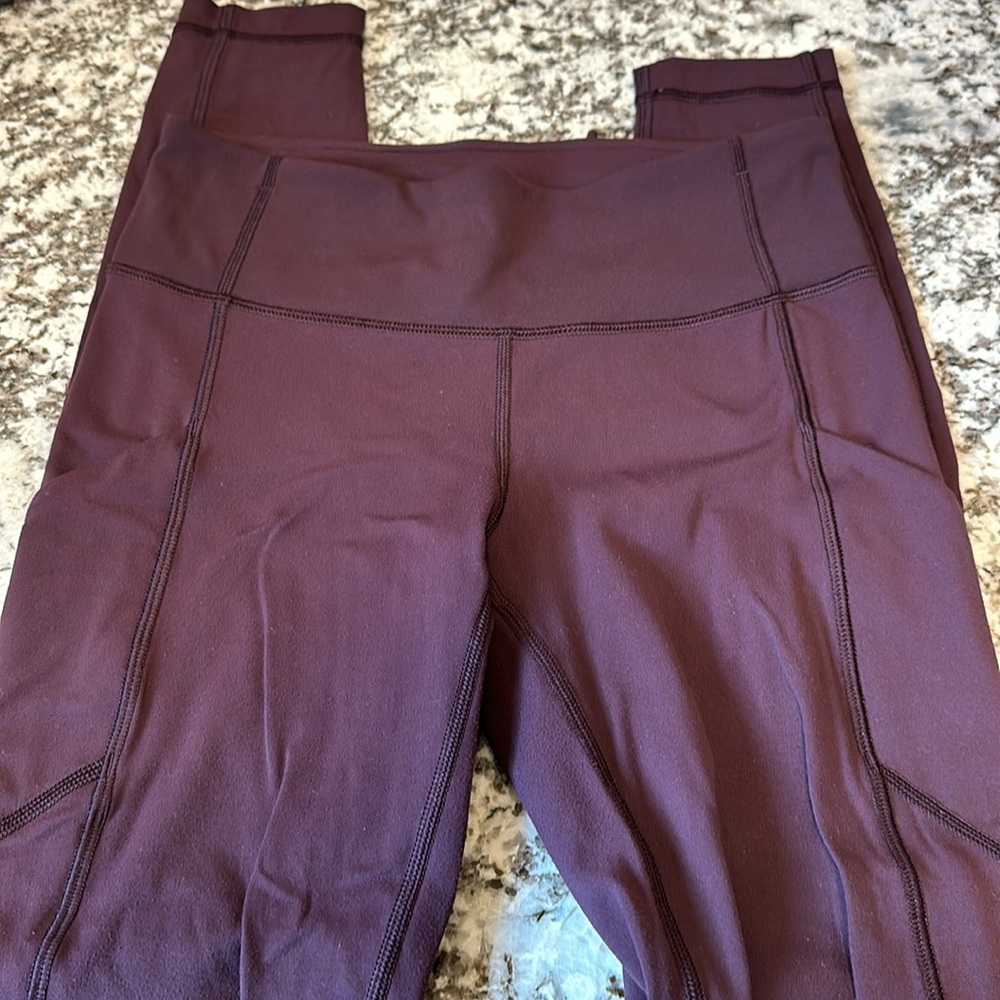 Lululemon Similar to Fast and Free, 28” inseam size 6 legging. Burgundy.
